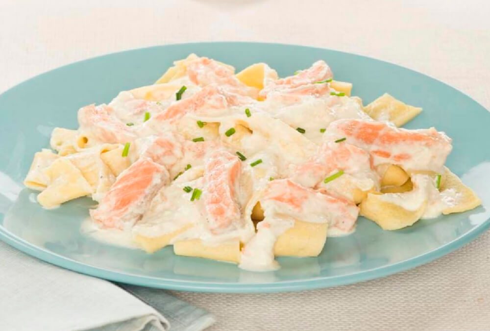 PAPPARDELLE CON SALSA DE SALMÓN