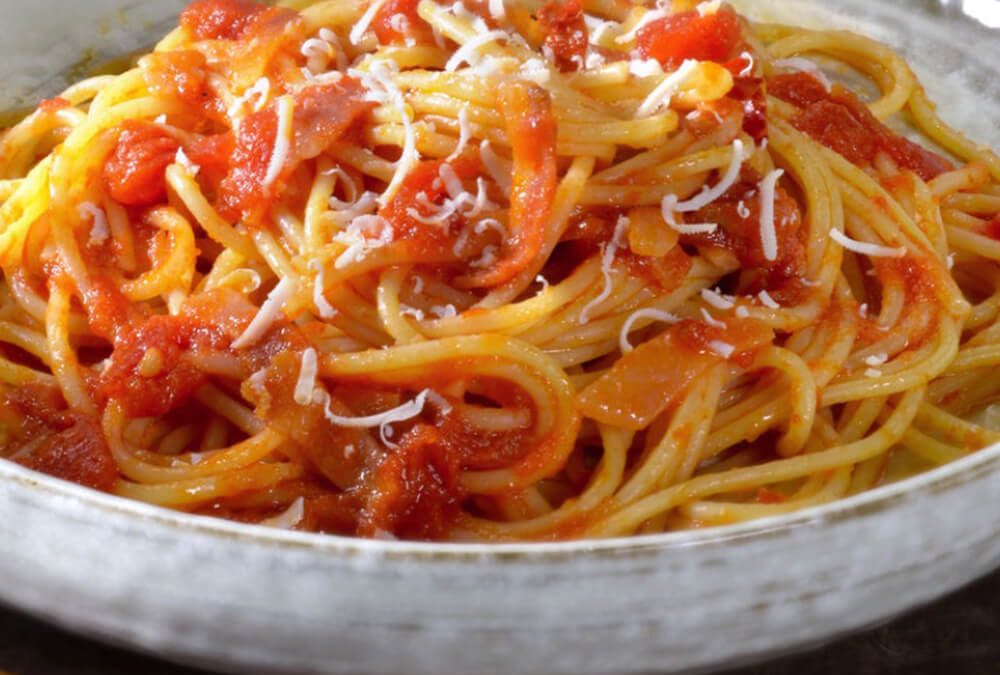 SPAGUETTI EN COCCIÓN DE SALSA DE TOMATE